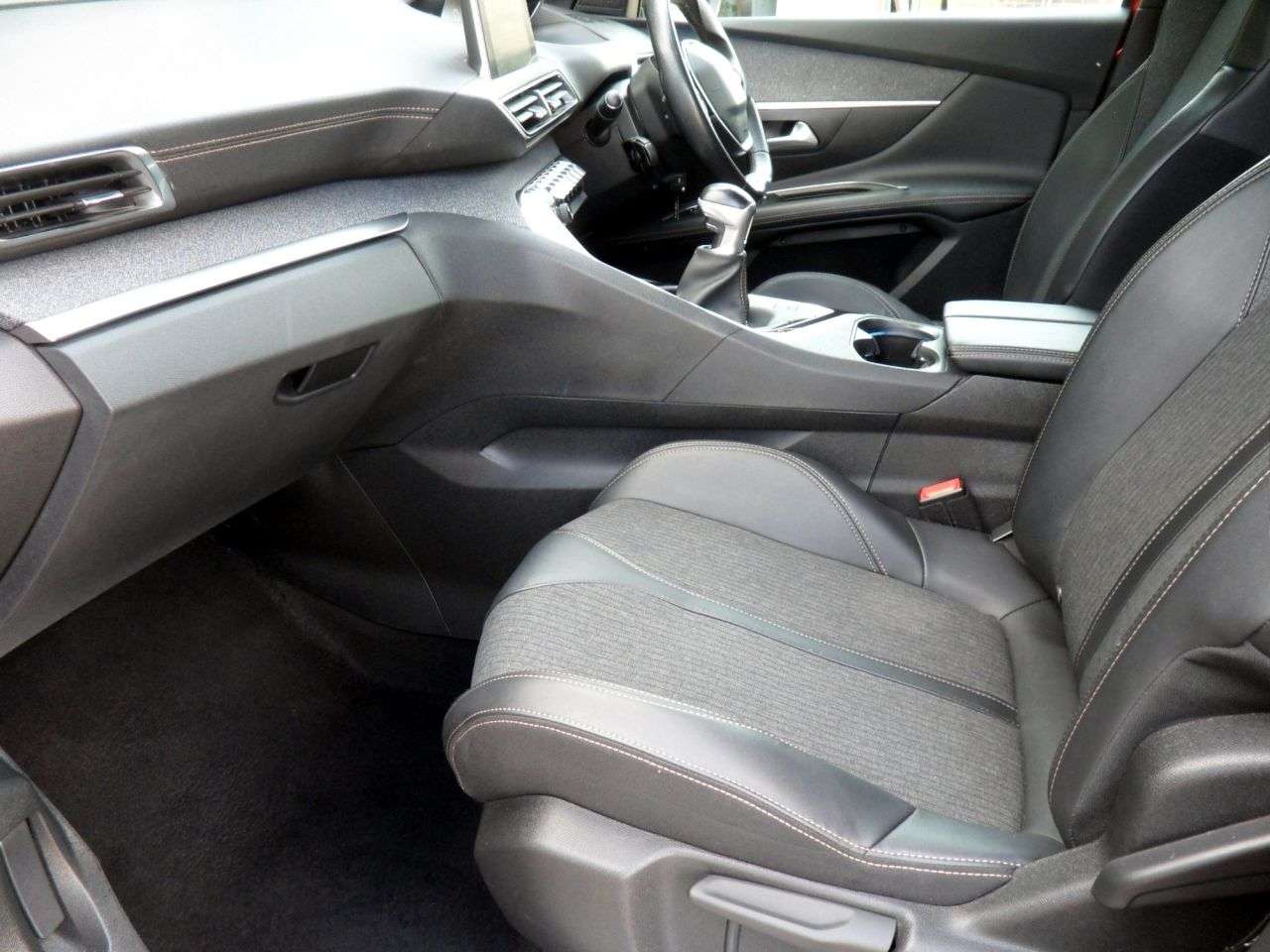 2019 PEUGEOT 3008 2019 PEUGEOT 3008