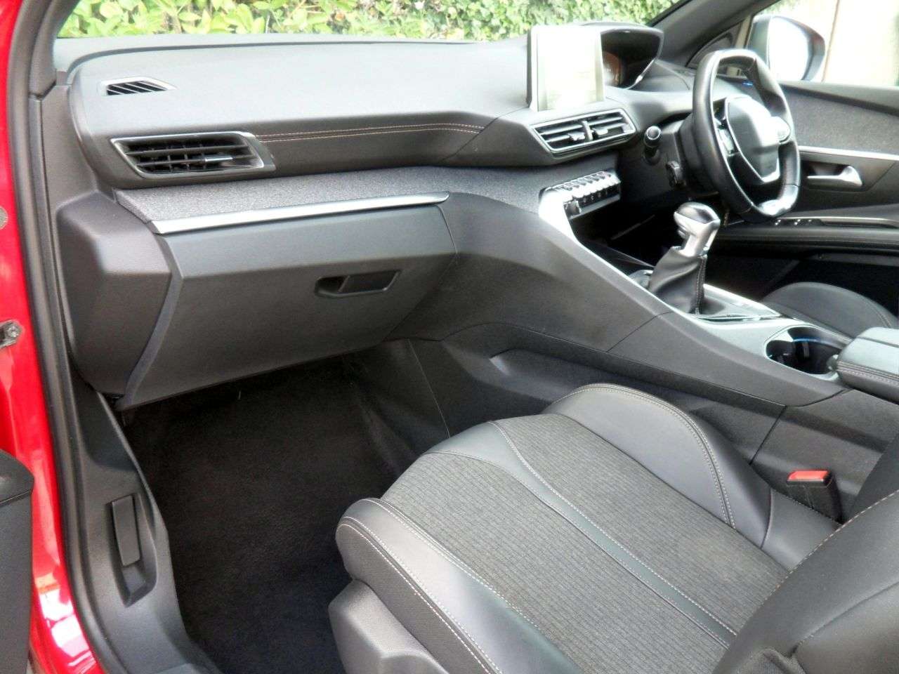 2019 PEUGEOT 3008 2019 PEUGEOT 3008