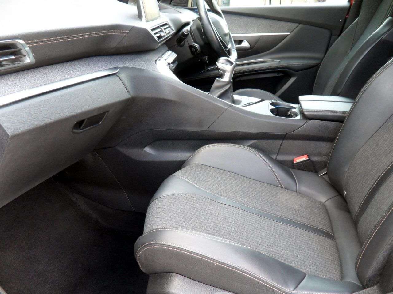 2019 PEUGEOT 3008 2019 PEUGEOT 3008