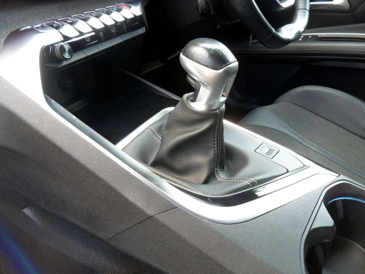 2019 PEUGEOT 3008 2019 PEUGEOT 3008