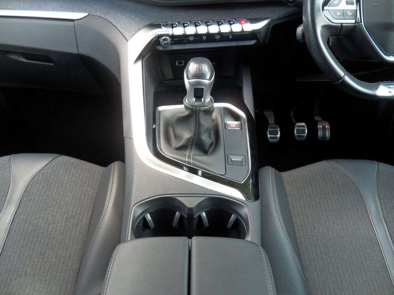 2019 PEUGEOT 3008 2019 PEUGEOT 3008