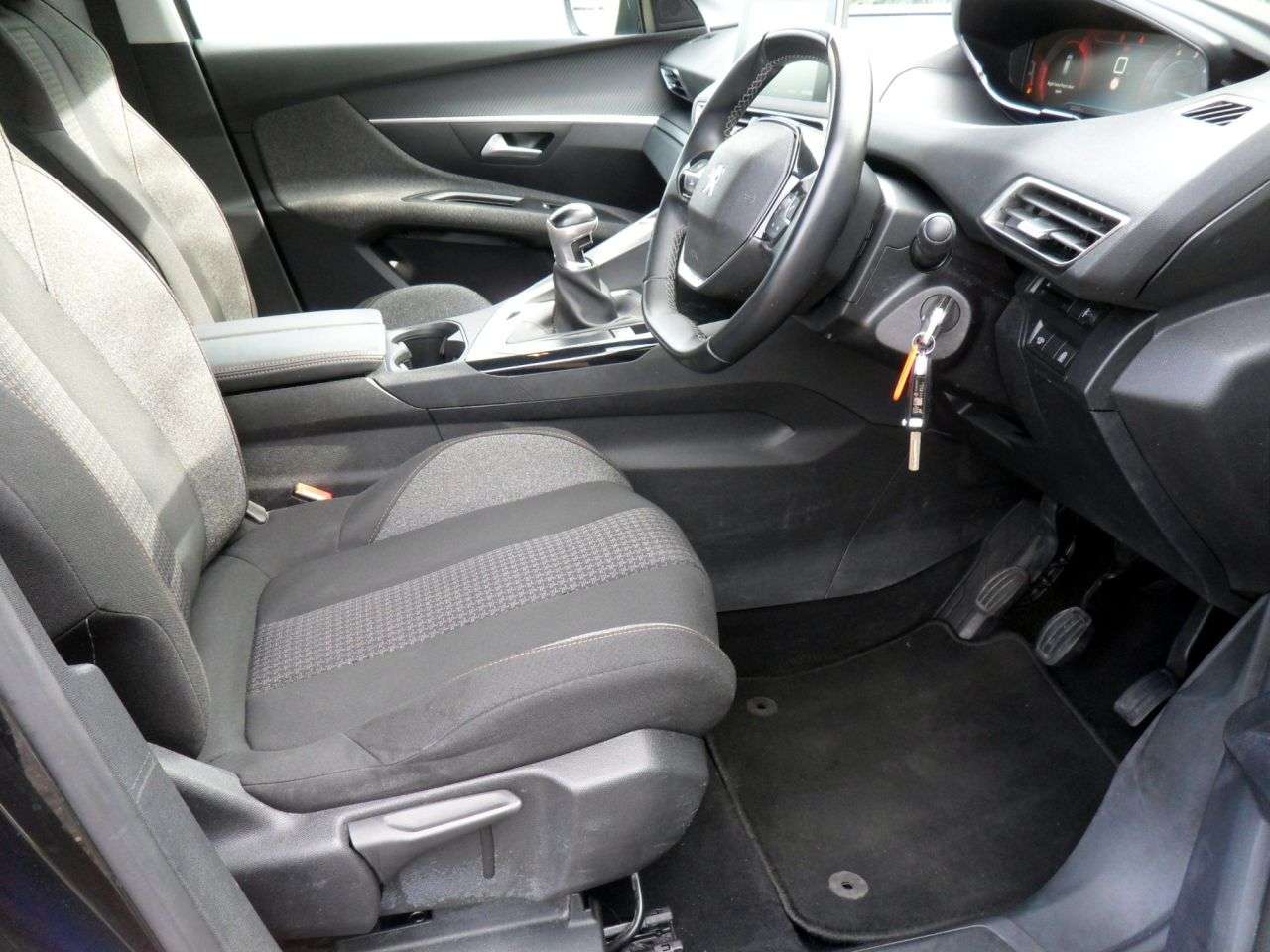 2019 PEUGEOT 3008 2019 PEUGEOT 3008