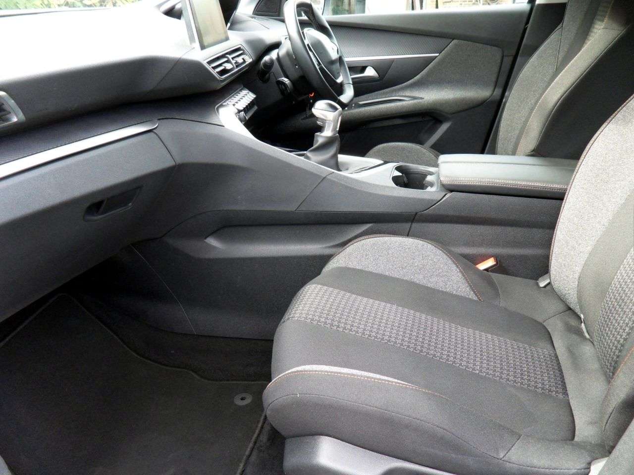 2019 PEUGEOT 3008 2019 PEUGEOT 3008