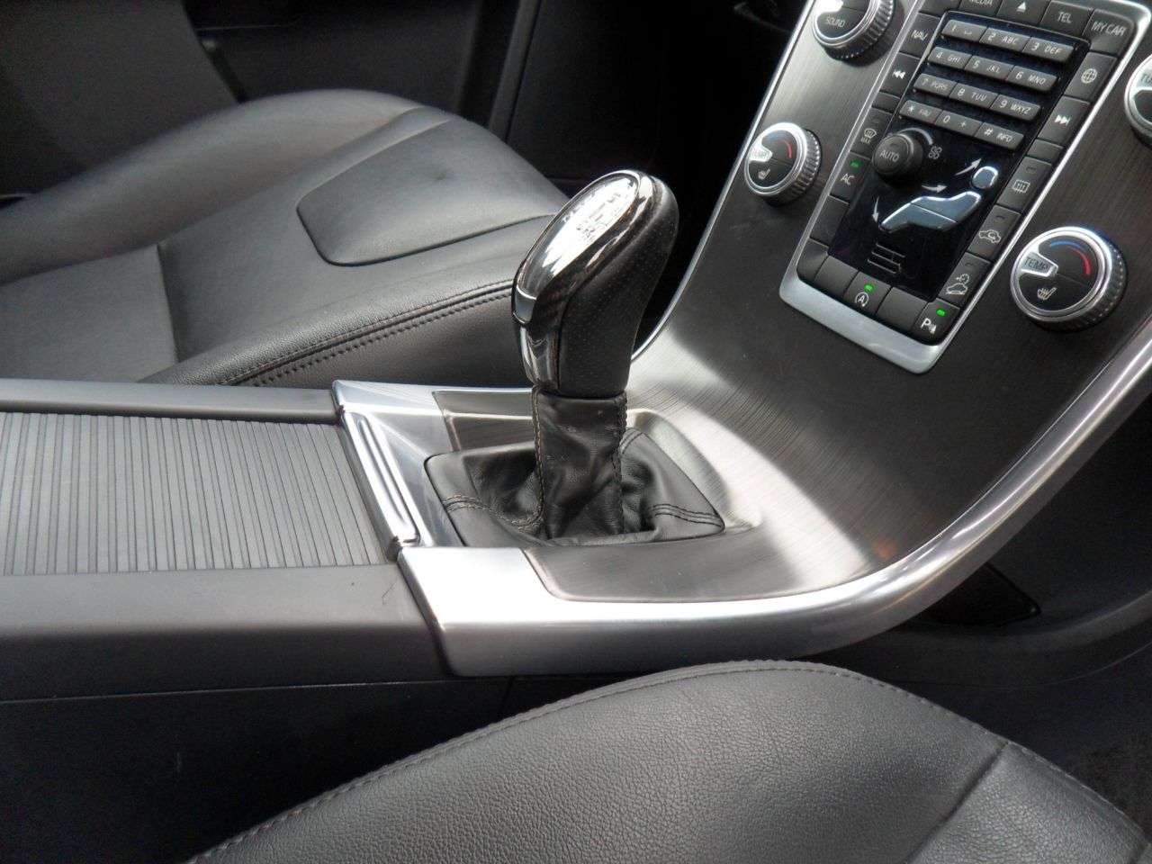 2015 VOLVO XC60 2015 VOLVO XC60