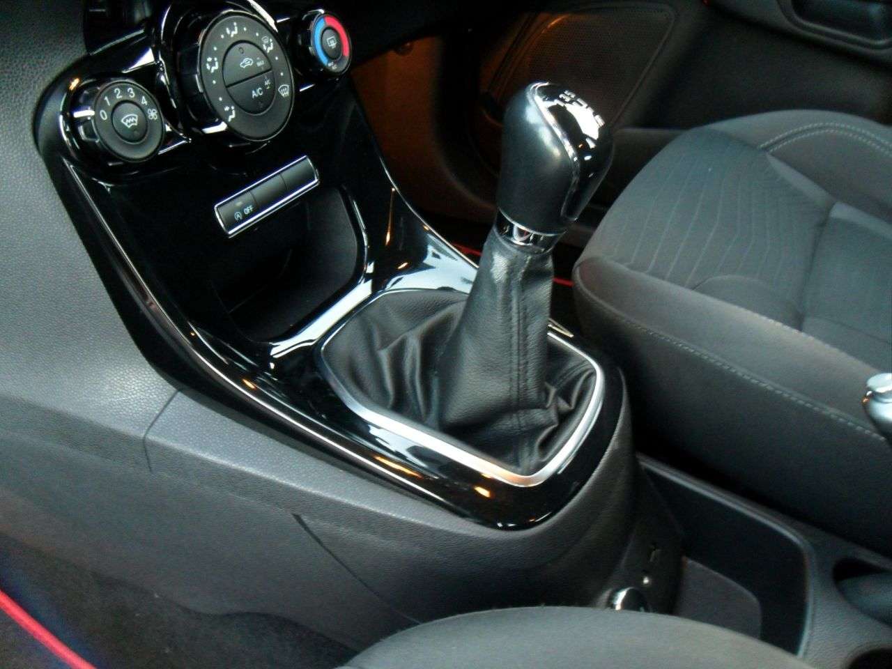 2013 FORD FIESTA 2013 FORD FIESTA