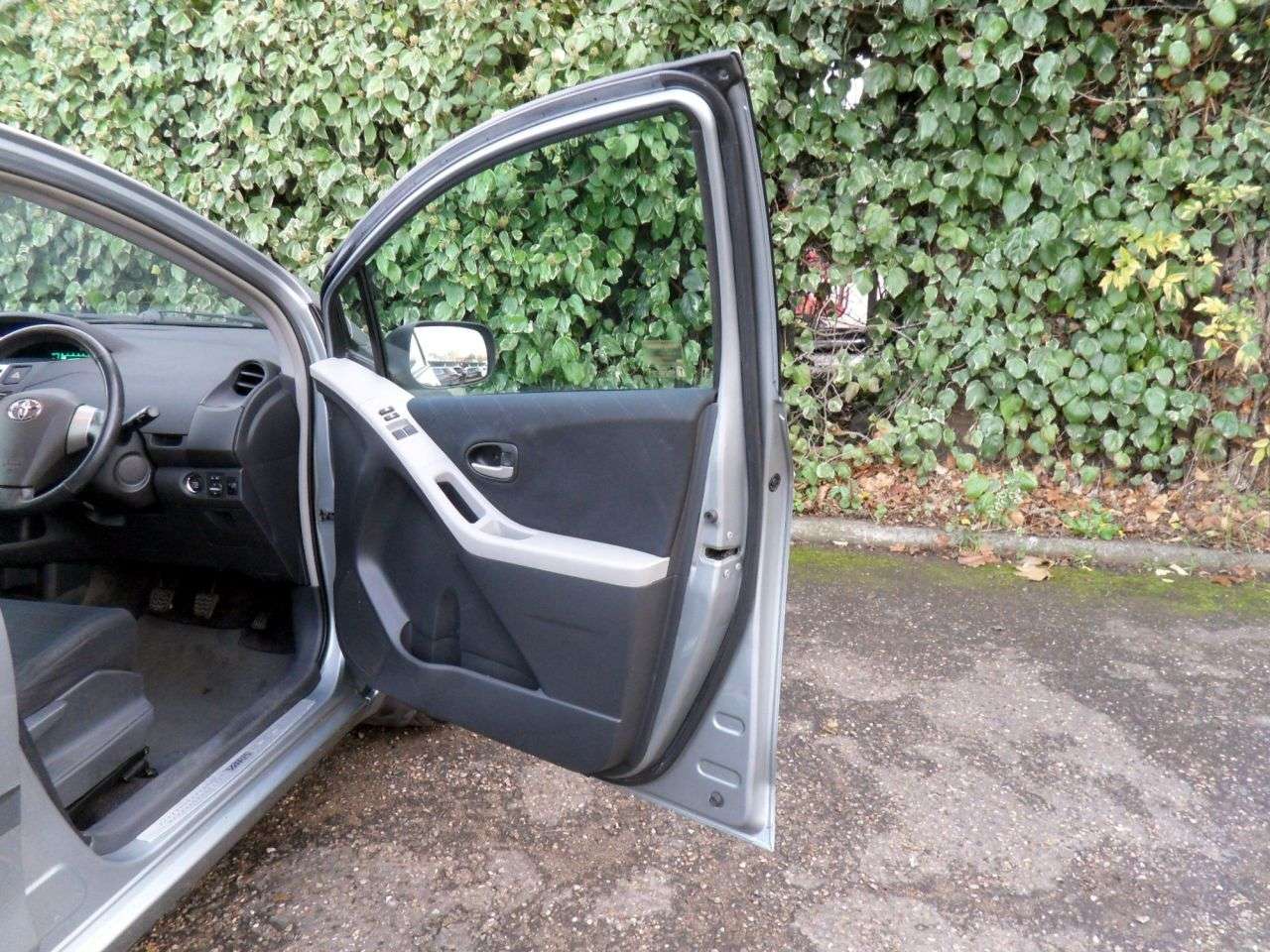 2006 TOYOTA YARIS 2006 TOYOTA YARIS