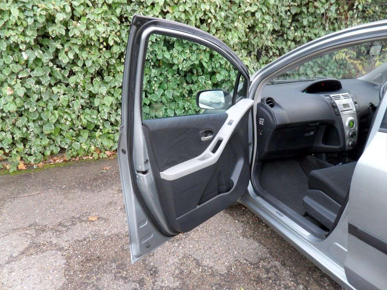 2006 TOYOTA YARIS 2006 TOYOTA YARIS