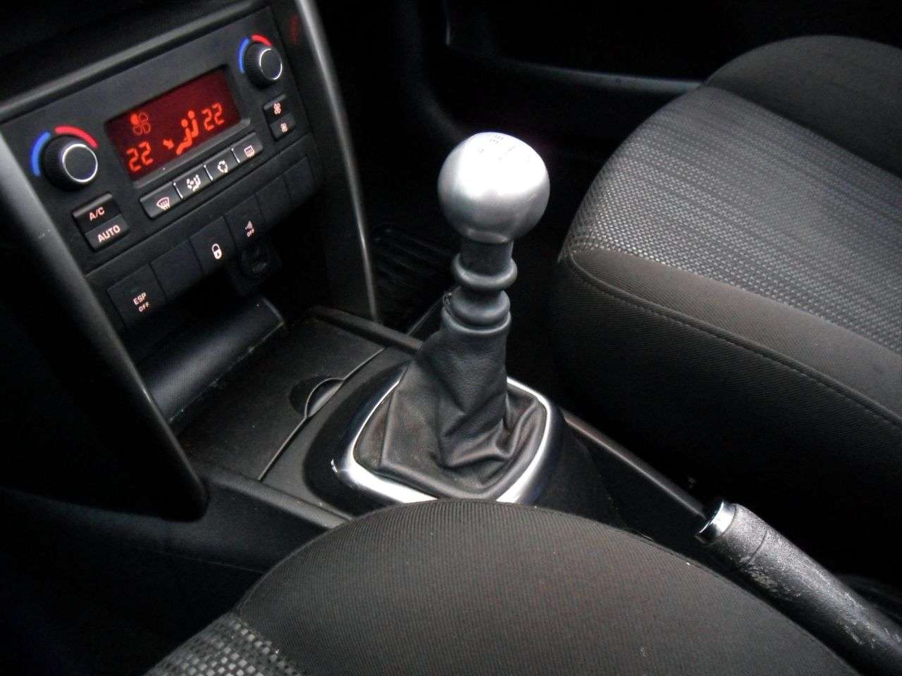 2010 PEUGEOT 207 2010 PEUGEOT 207