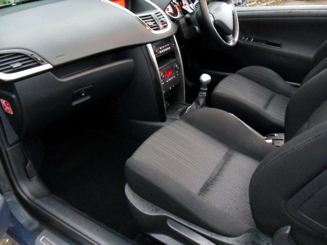 2010 PEUGEOT 207 2010 PEUGEOT 207