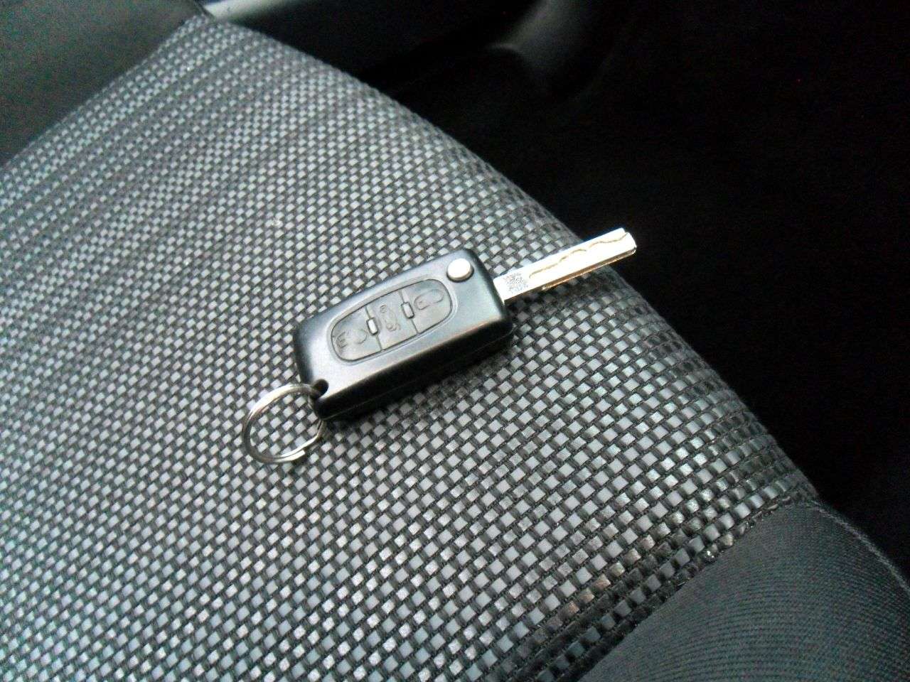 2010 PEUGEOT 207 2010 PEUGEOT 207