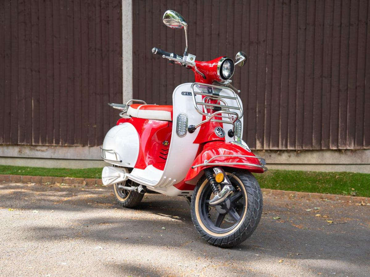 Check out this Sakura Ev 3000 2022 Electric Automatic