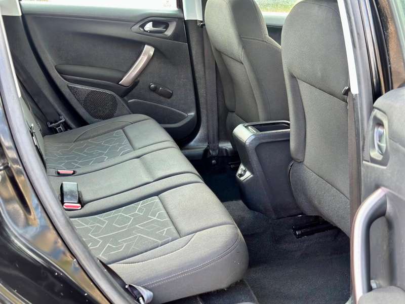 2015 PEUGEOT 2008 2015 PEUGEOT 2008