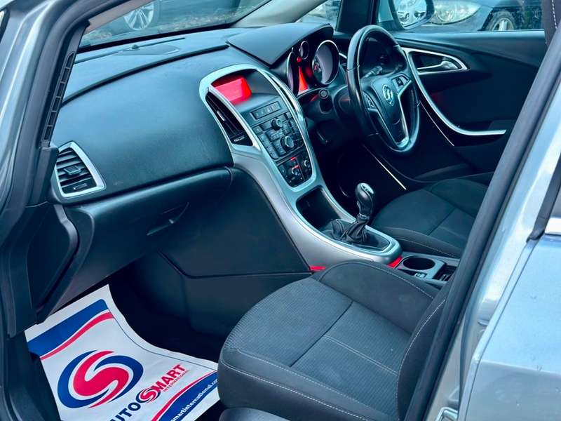 2011 VAUXHALL ASTRA 2011 VAUXHALL ASTRA