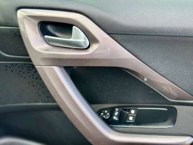 2015 PEUGEOT 2008 2015 PEUGEOT 2008