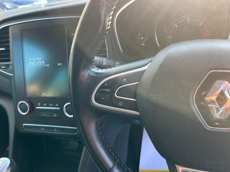 2017 RENAULT MEGANE 2017 RENAULT MEGANE