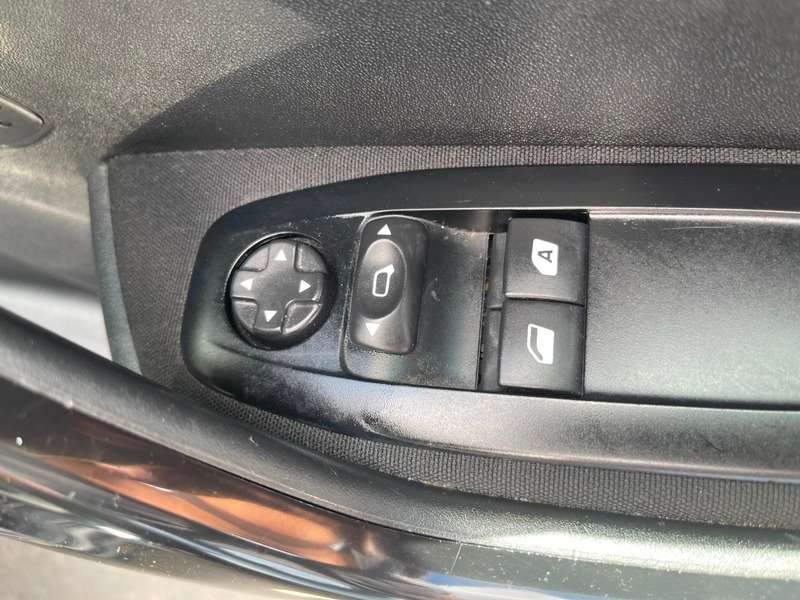 2012 PEUGEOT 208 2012 PEUGEOT 208