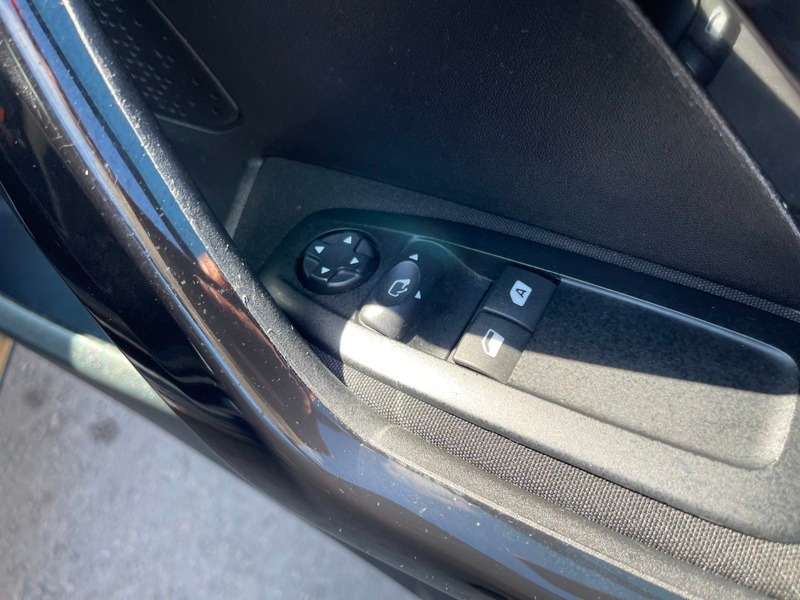 2018 PEUGEOT 208 2018 PEUGEOT 208