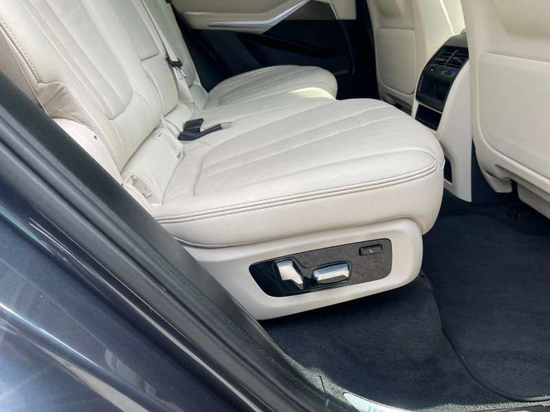 null BMW X5 null BMW X5