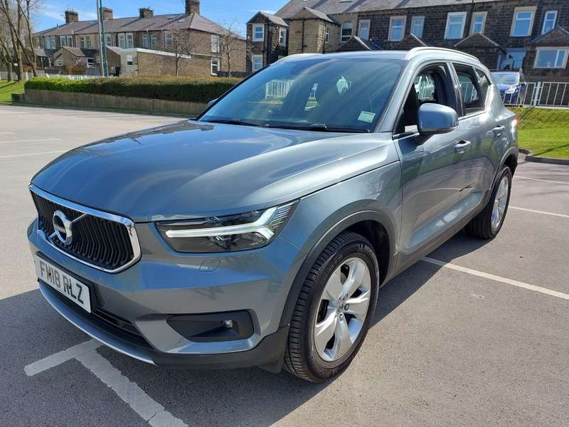 null VOLVO XC40 null VOLVO XC40