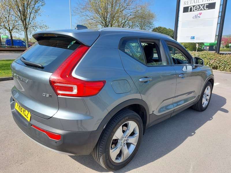 null VOLVO XC40 null VOLVO XC40