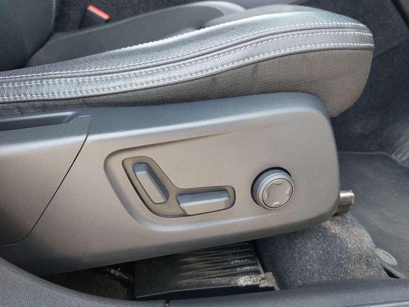 null VOLVO XC40 null VOLVO XC40