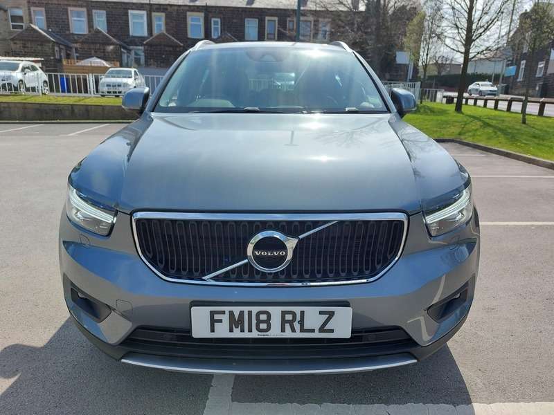 null VOLVO XC40 null VOLVO XC40