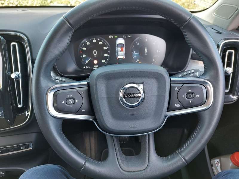 null VOLVO XC40 null VOLVO XC40