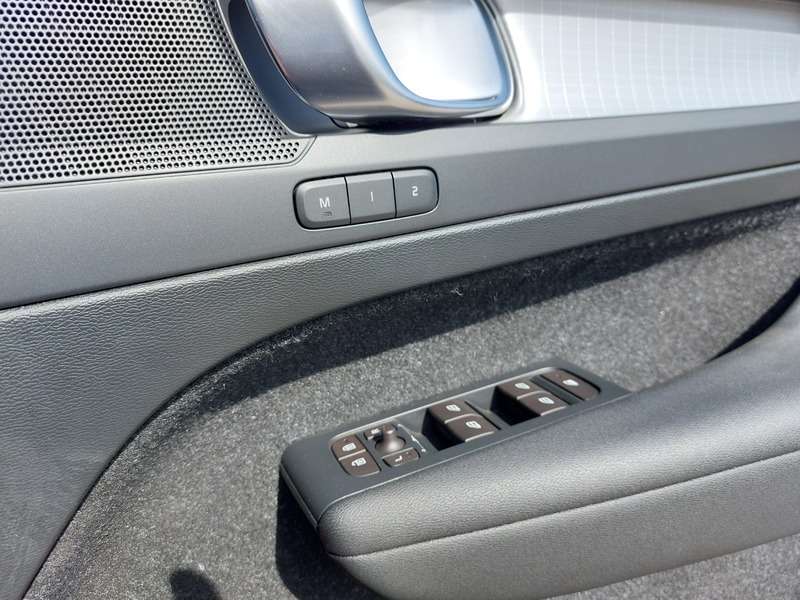 null VOLVO XC40 null VOLVO XC40