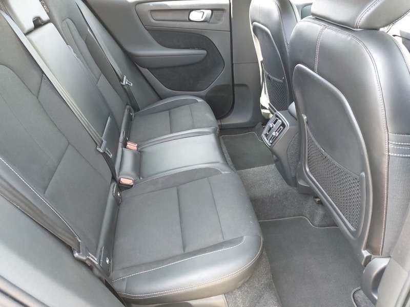 null VOLVO XC40 null VOLVO XC40