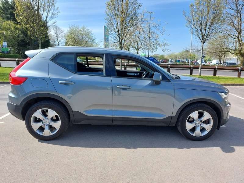 null VOLVO XC40 null VOLVO XC40