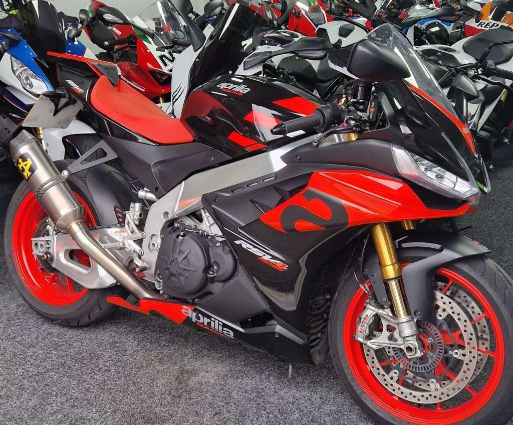 2021 APRILIA RSV 4 1100 FACTORY 2021 APRILIA RSV 4 1100 FACTORY