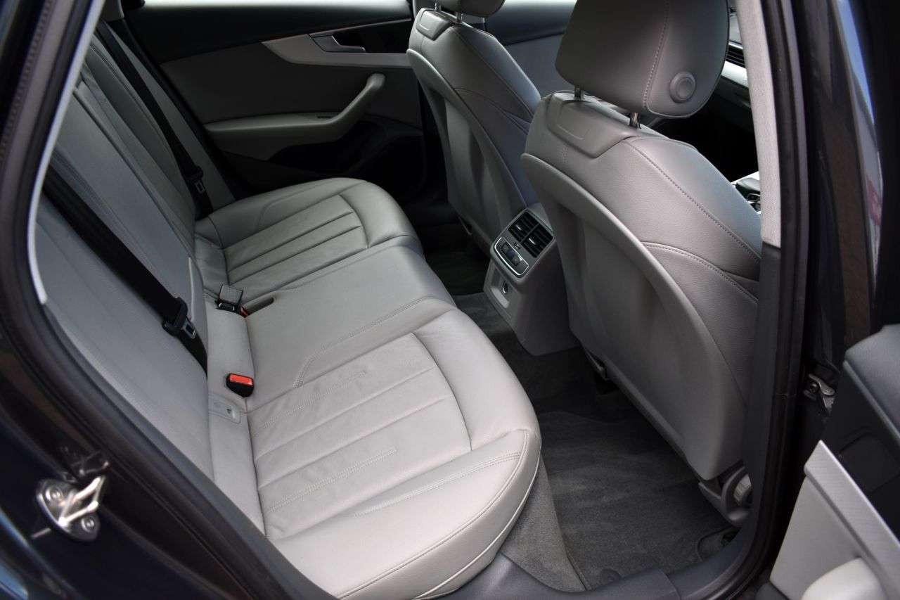 2018 AUDI A4 2018 AUDI A4