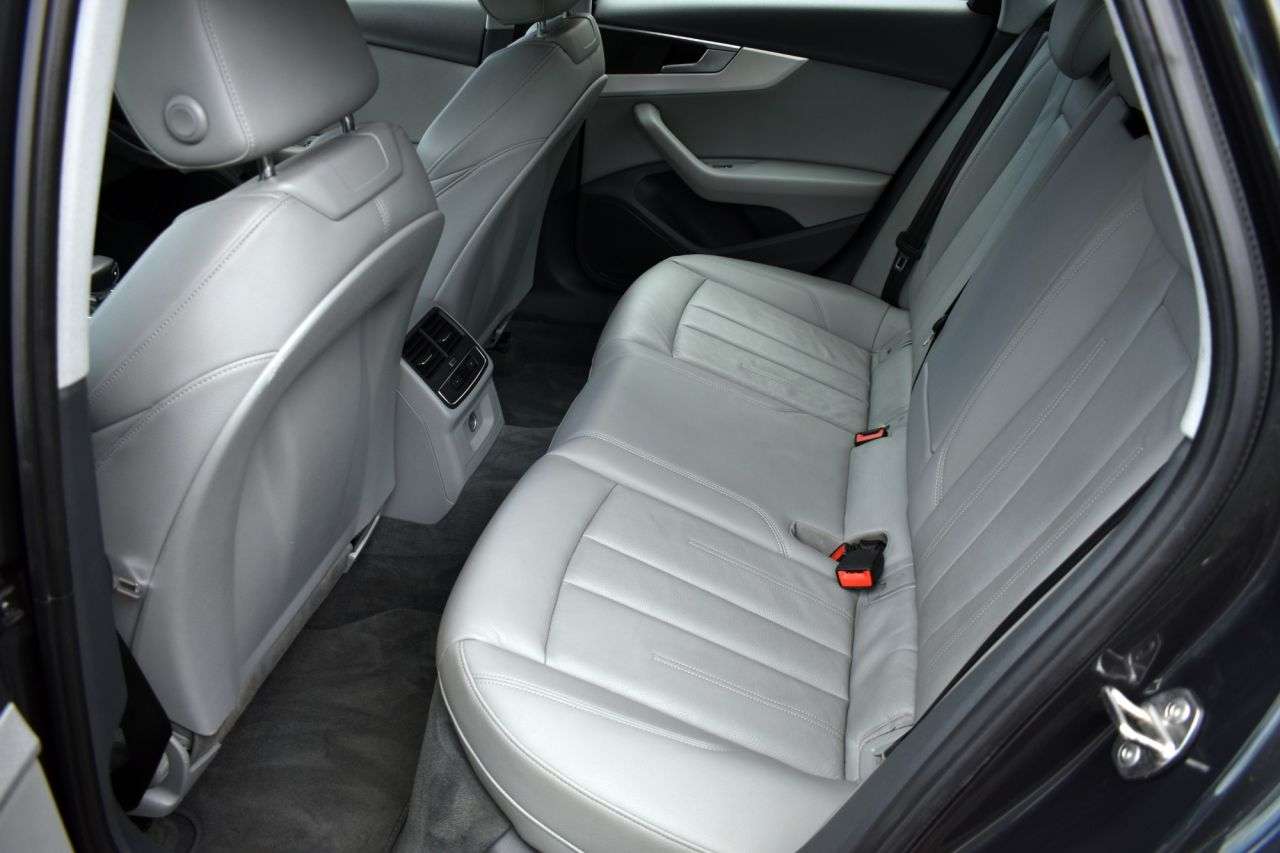 2018 AUDI A4 2018 AUDI A4