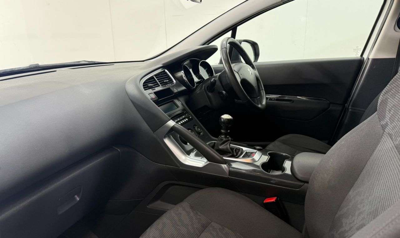 2013 PEUGEOT 3008 2013 PEUGEOT 3008