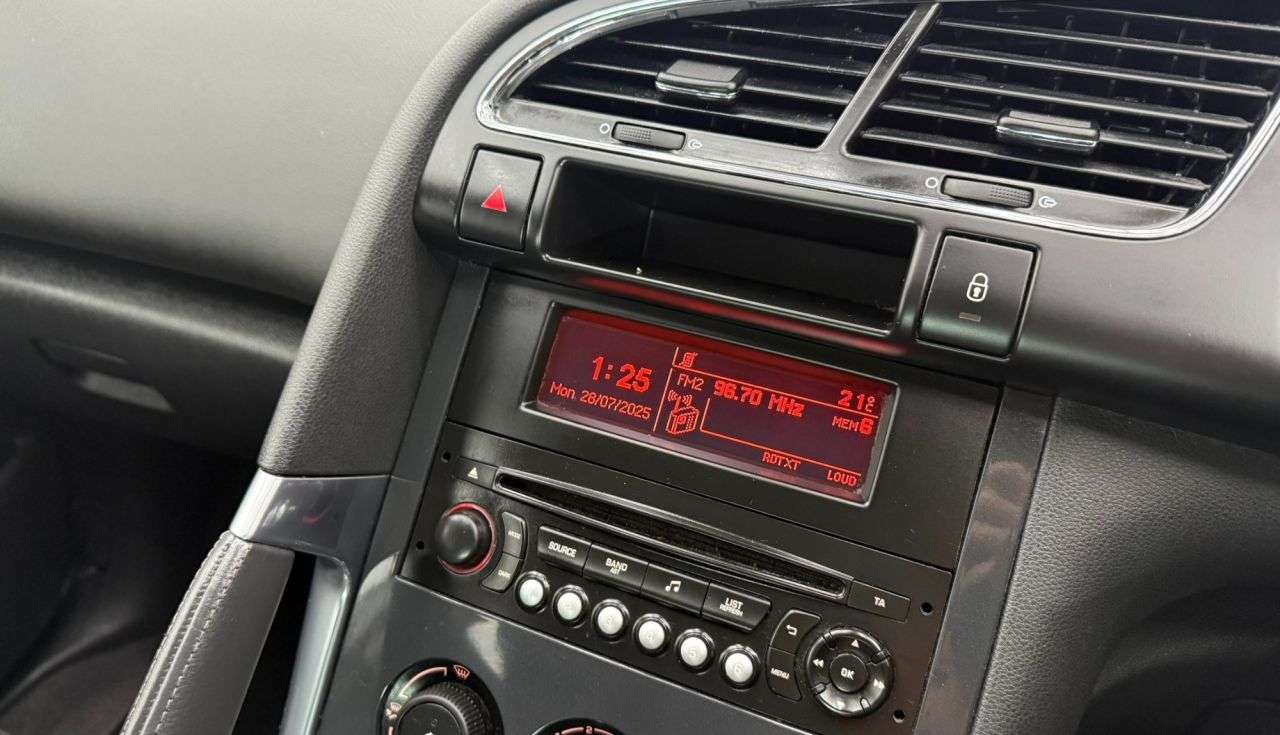 2013 PEUGEOT 3008 2013 PEUGEOT 3008