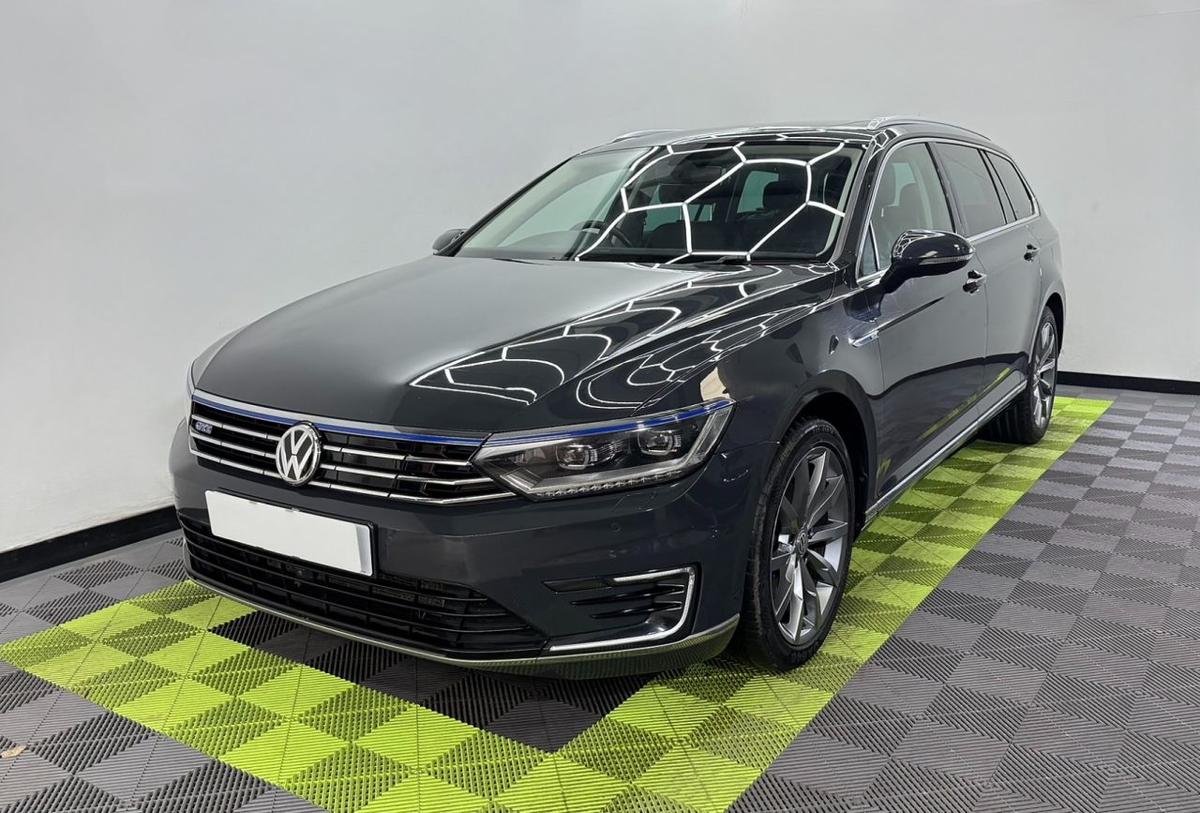 Check out this Volkswagen Passat 2018 Hybrid Electric Automatic