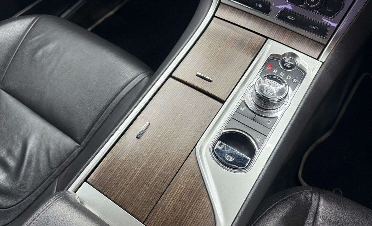 2014 JAGUAR XF 2014 JAGUAR XF