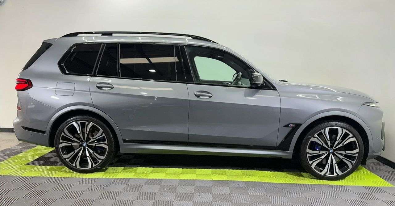 2023 BMW X7 2023 BMW X7