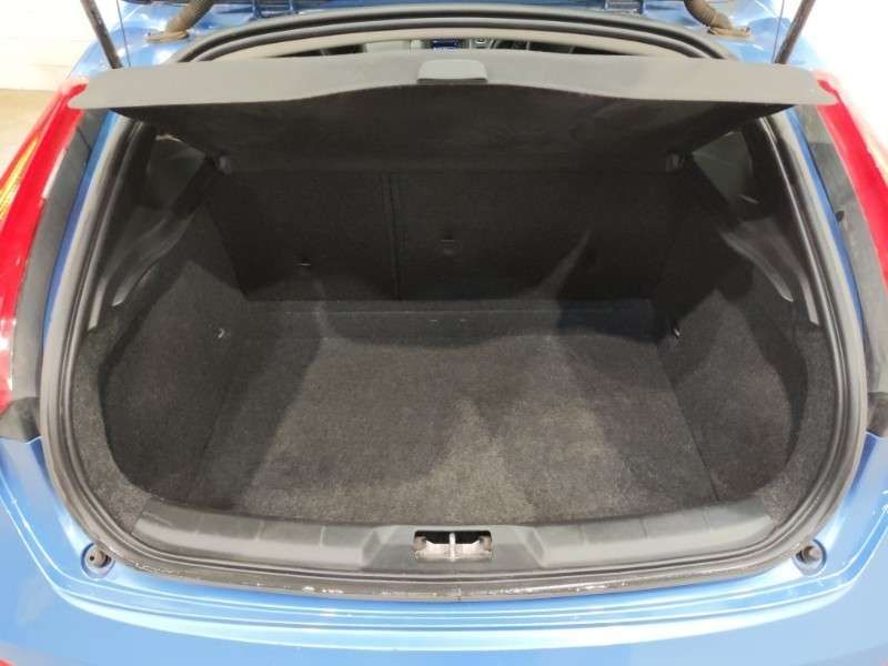 2014 VOLVO V40 2014 VOLVO V40