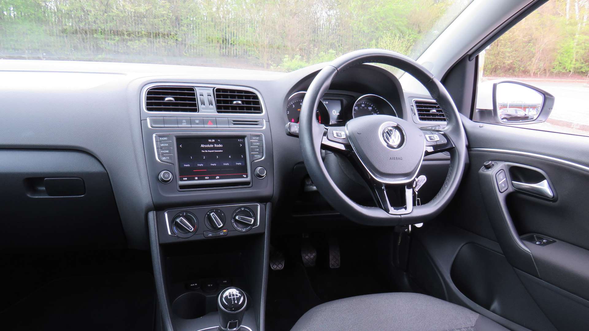 2015 VOLKSWAGEN POLO 2015 VOLKSWAGEN POLO