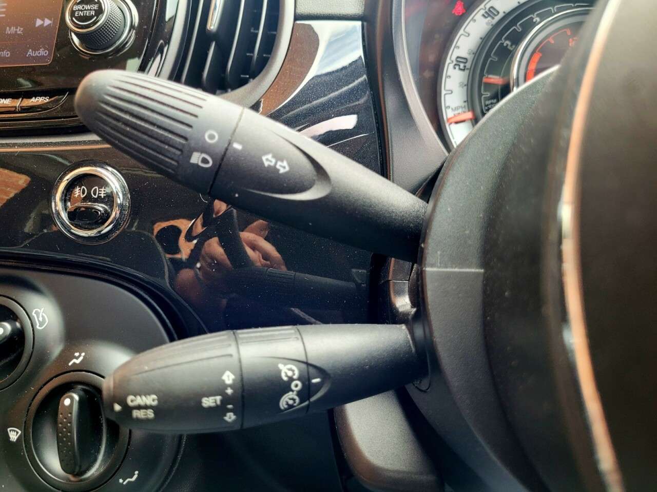 2018 FIAT 500 2018 FIAT 500