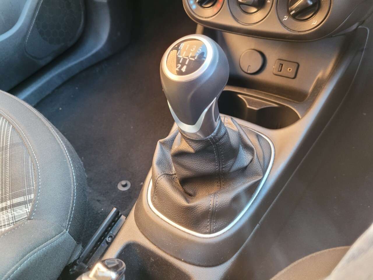 2015 VAUXHALL CORSA 2015 VAUXHALL CORSA