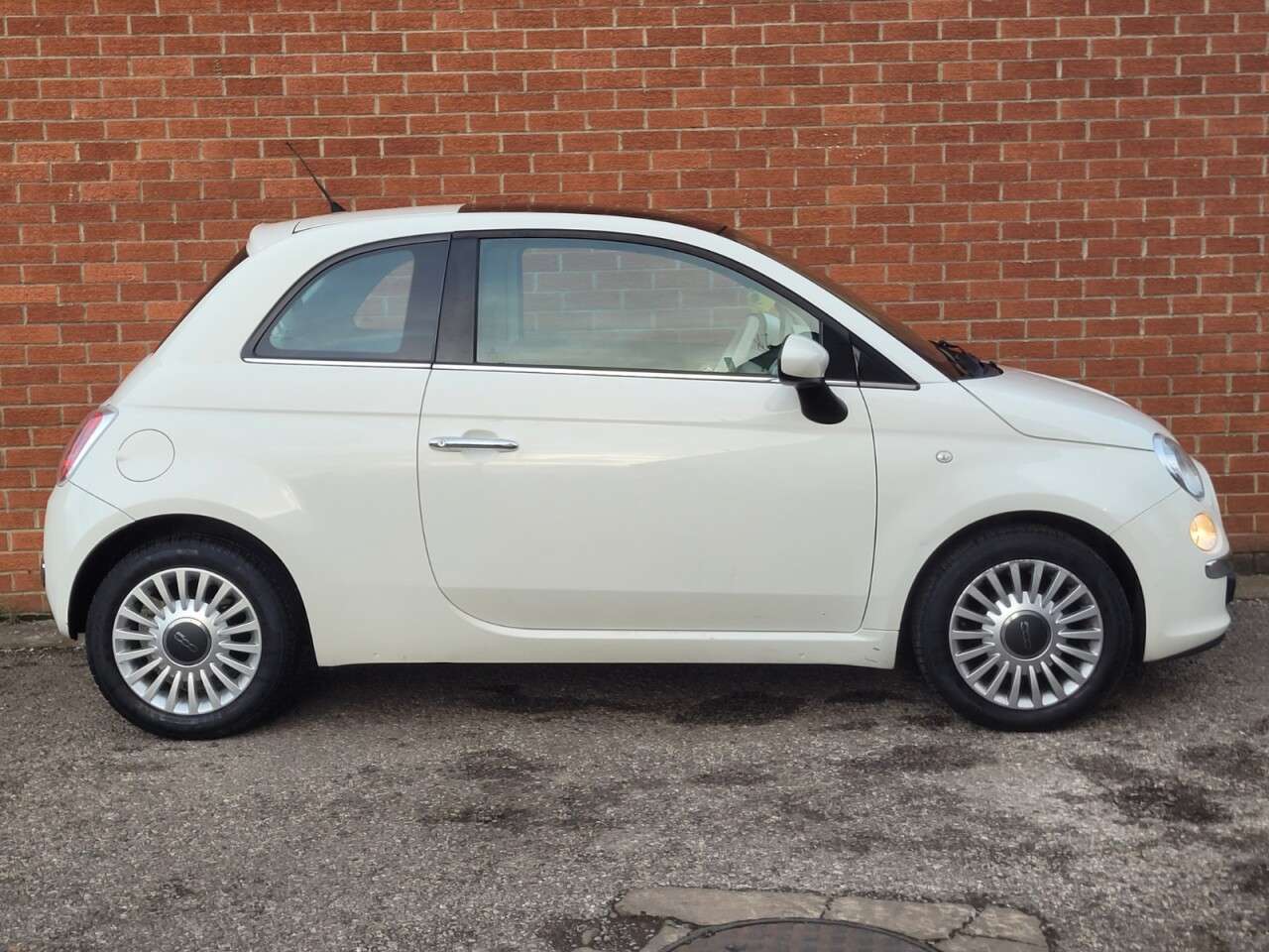 2011 FIAT 500 2011 FIAT 500