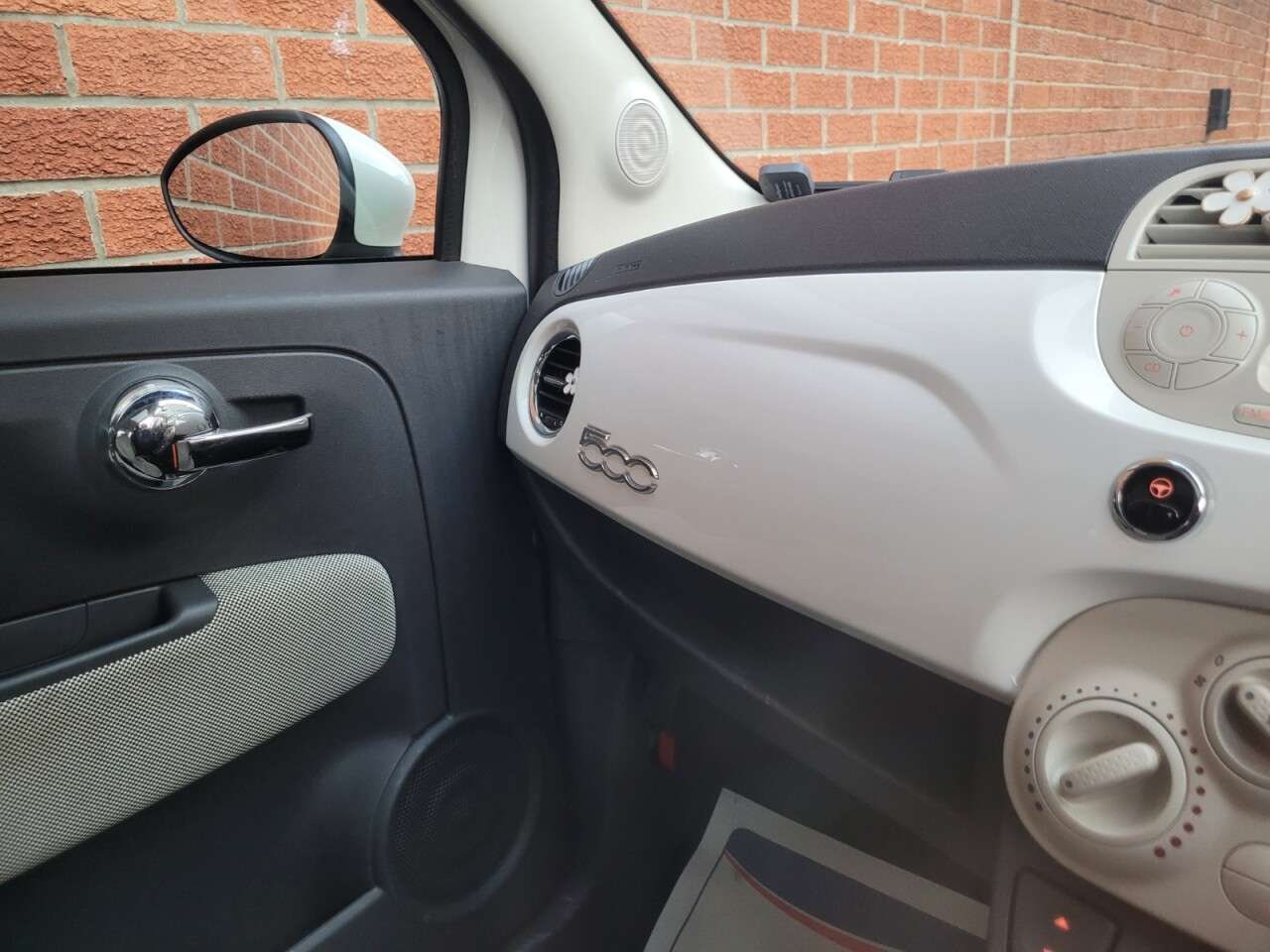 2011 FIAT 500 2011 FIAT 500