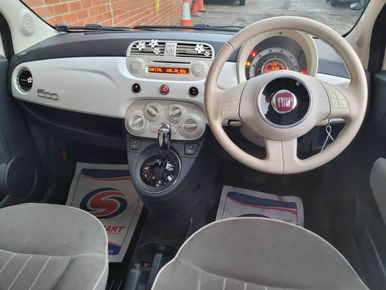 2011 FIAT 500 2011 FIAT 500