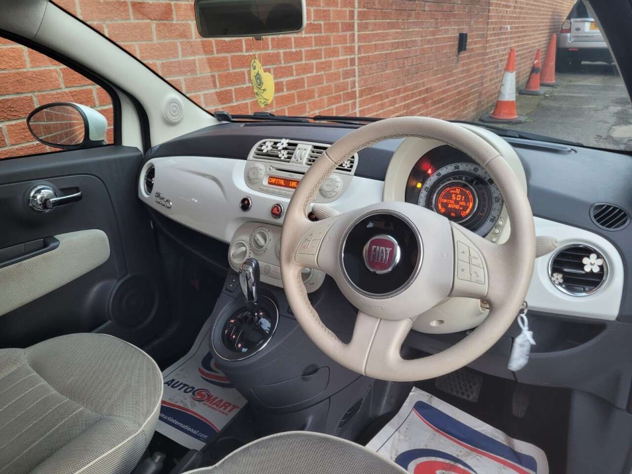 2011 FIAT 500 2011 FIAT 500