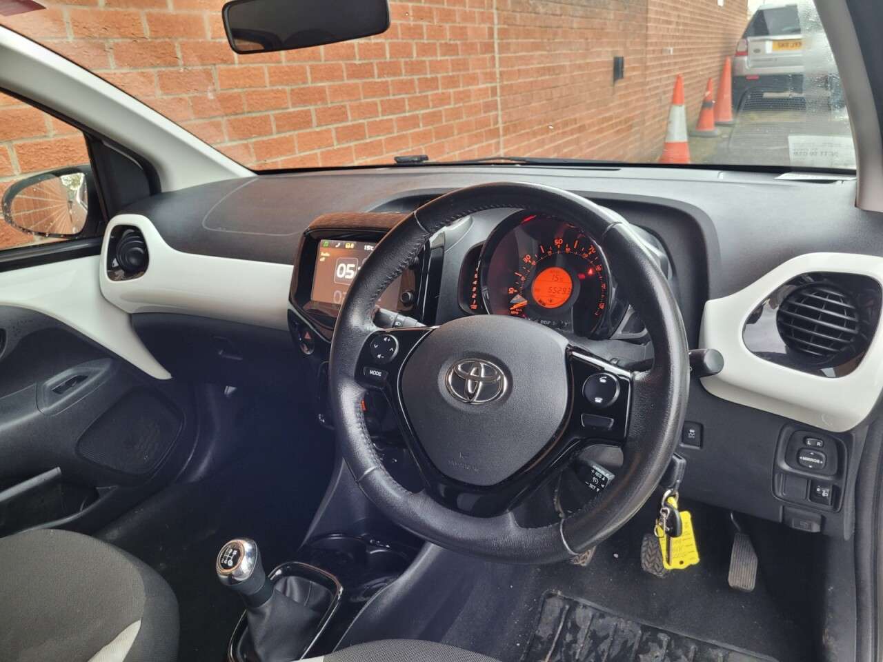 2017 TOYOTA AYGO 2017 TOYOTA AYGO