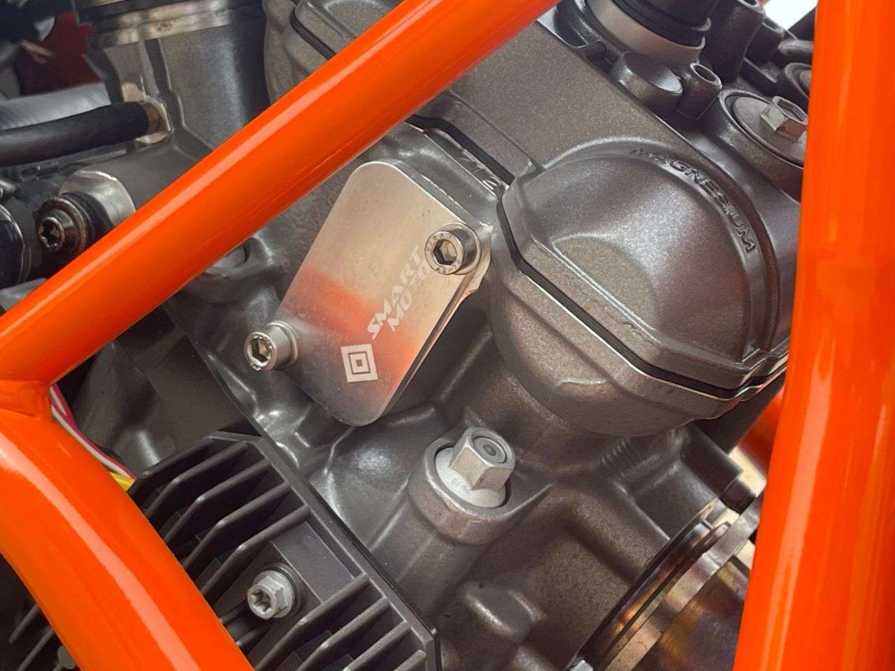 2013 KTM 990 SUPERMOTO R 13 2013 KTM 990 SUPERMOTO R 13