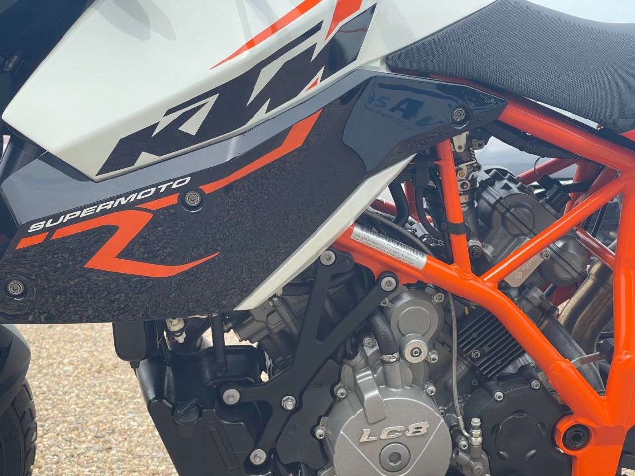 2013 KTM 990 SUPERMOTO R 13 2013 KTM 990 SUPERMOTO R 13