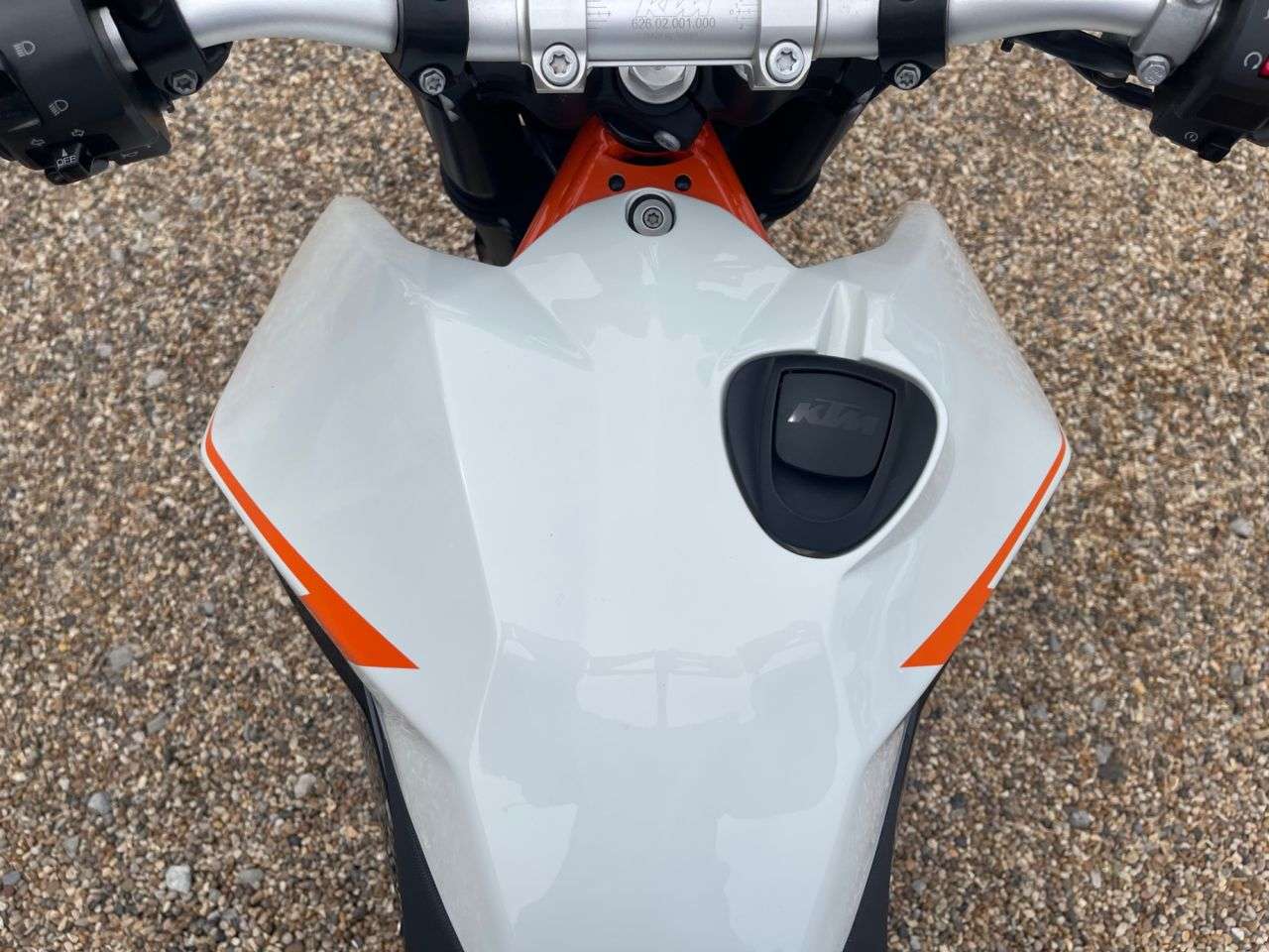 2013 KTM 990 SUPERMOTO R 13 2013 KTM 990 SUPERMOTO R 13